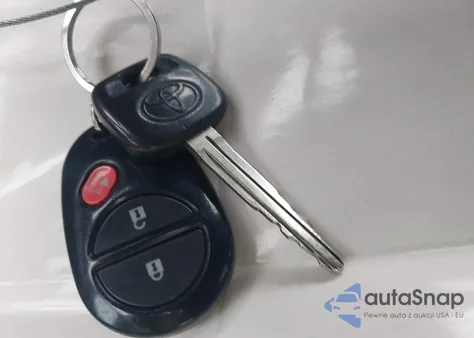 2013 Toyota Tacoma z USA, uszkodzony, nr VIN 5TFTX4CN8DX025541